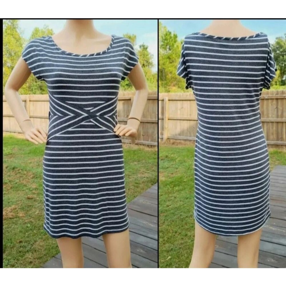 Rue21 Medium Gray & White Striped Cross-Waist T-Shirt knee Dress heathered